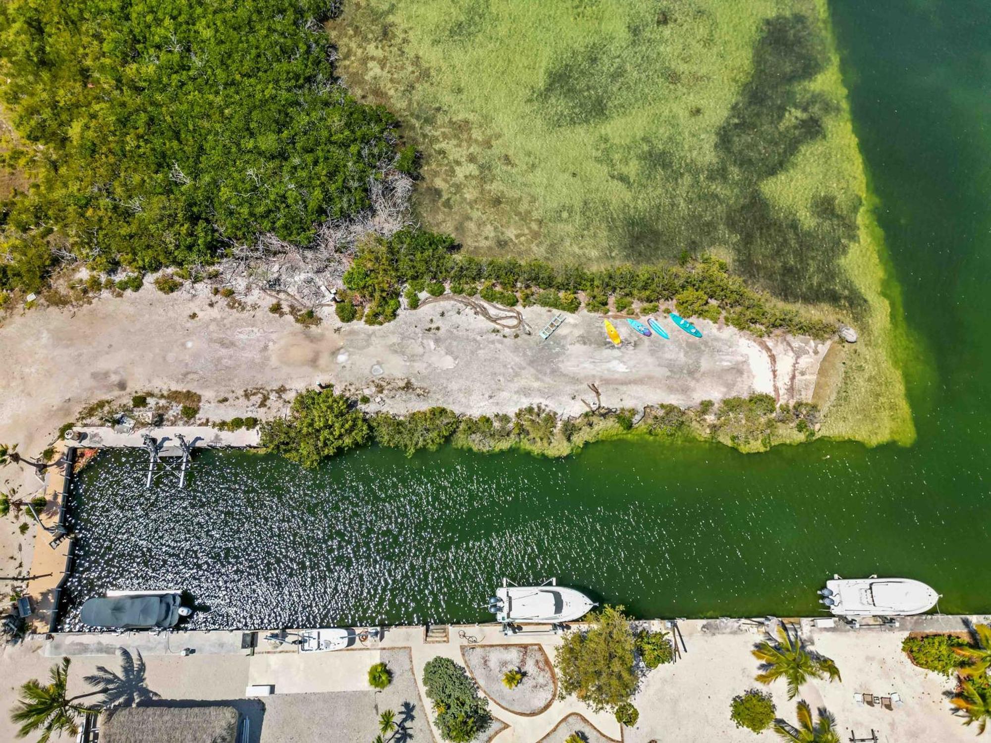 Barnacle Bed And Breakfast Big Pine Key Exterior photo